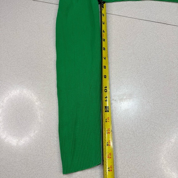 Izod Vibrant Green V-Neck Sweater for Women - Picture 6 of 10